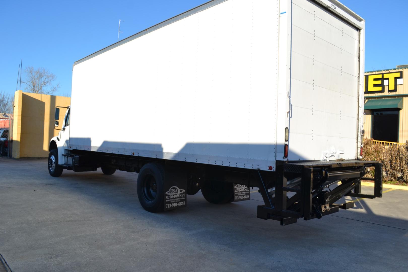 2016 WHITE /BLACK FREIGHTLINER M2-106 with an CUMMINS ISL 8.9L 280HP engine, ALLISON 3000HS AUTOMATIC transmission, located at 9172 North Fwy, Houston, TX, 77037, (713) 910-6868, 29.887470, -95.411903 - Photo#6